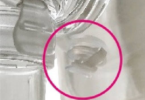 経鼻胃管用のサンプリングポートが付いています。